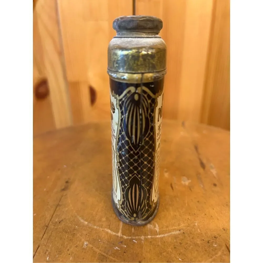 vintage Nitouche Powder, a dry shampoo product from Clermont & E. Fouet, Paris &